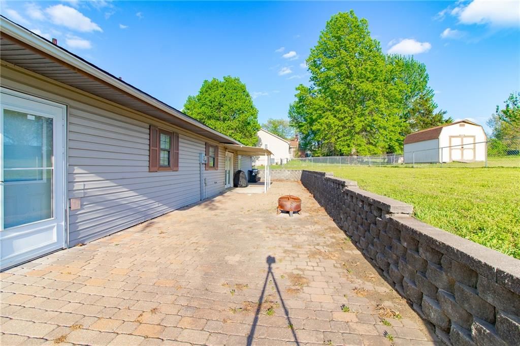 502 Mallory Court — photo 32