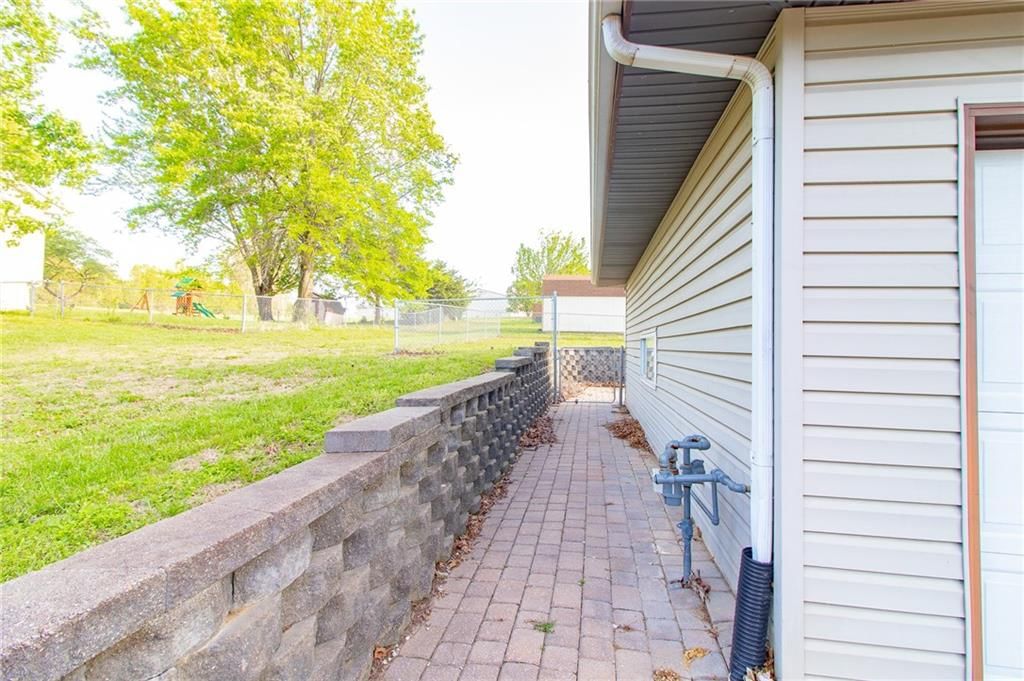 502 Mallory Court — photo 33