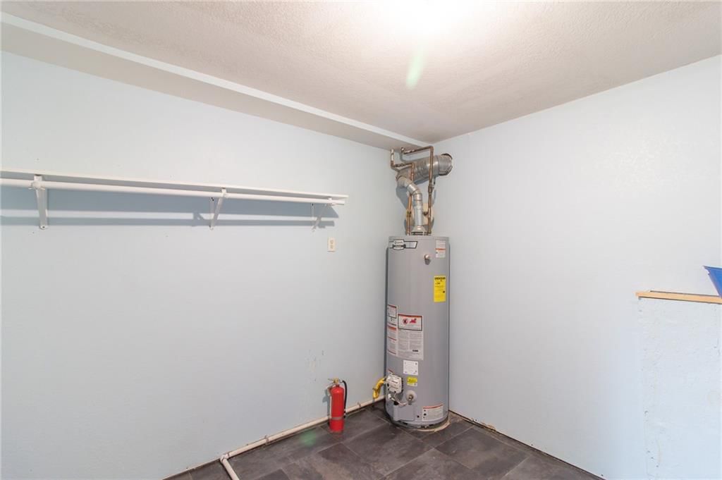 816 E Market Street — photo 27