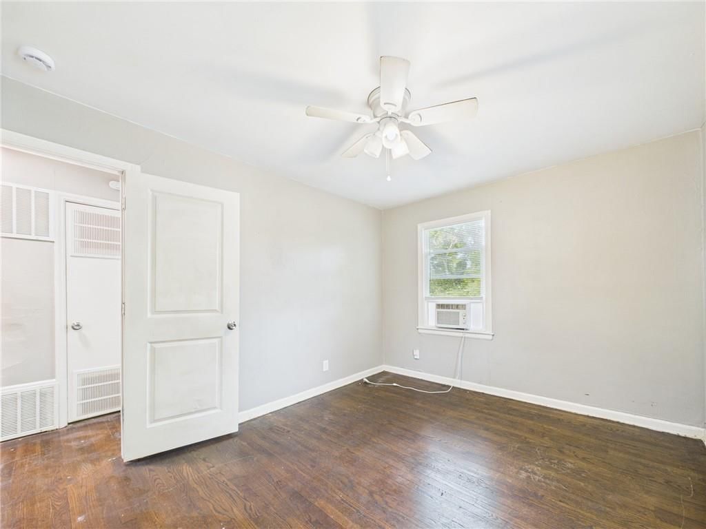 6149 Agnes Avenue — photo 9
