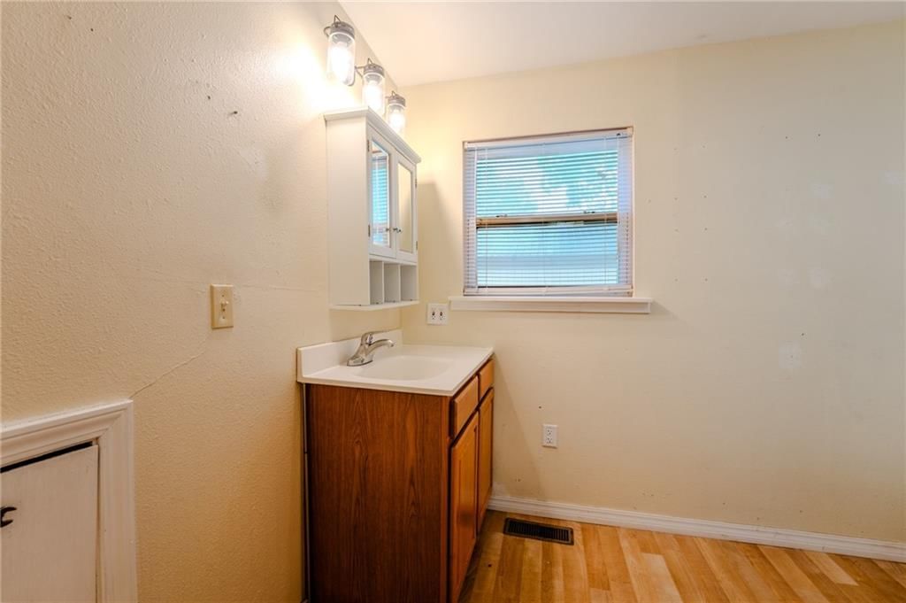 421 N 12th Street — photo 15