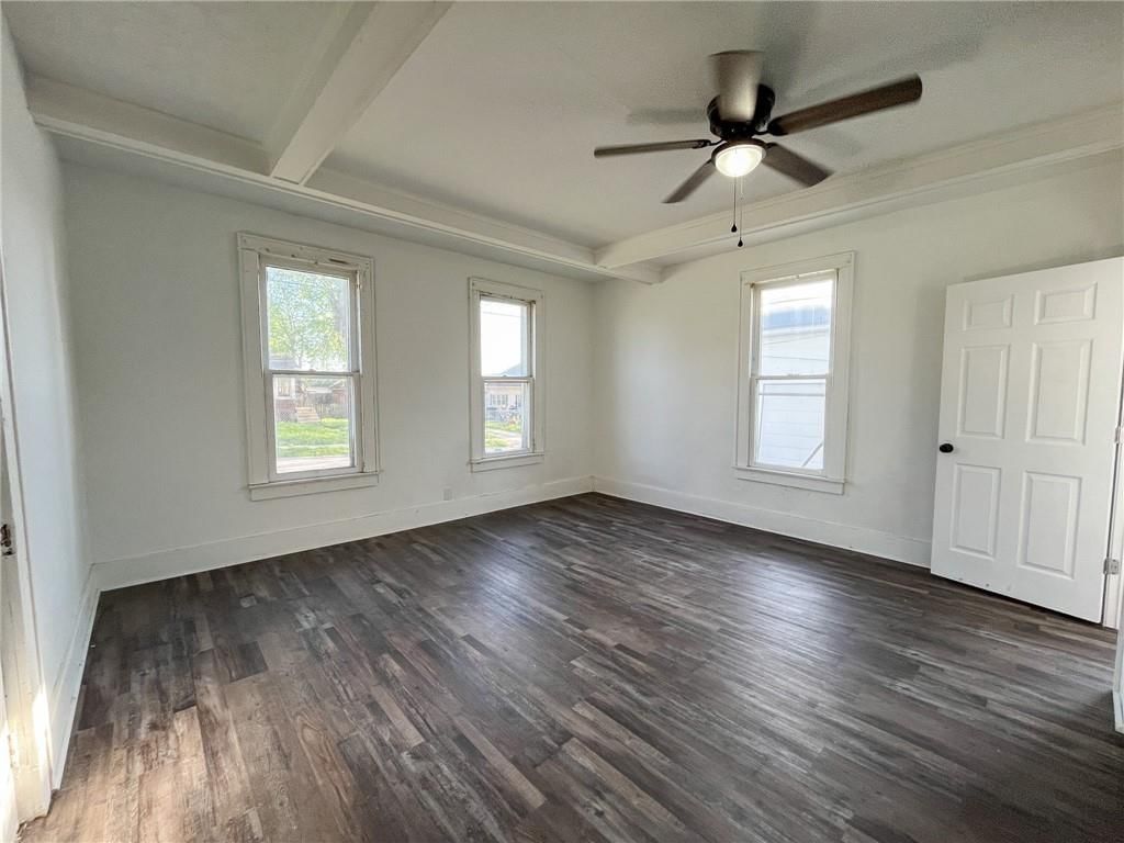 302 E 10th Court — photo 4