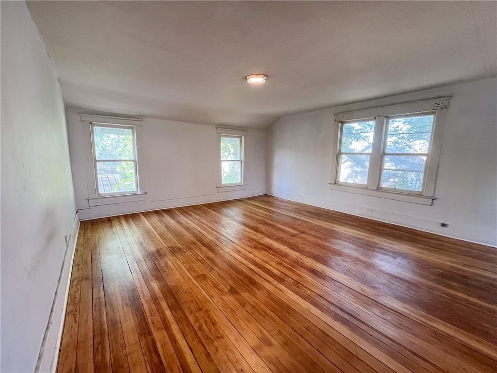 302 E 10th Court — photo 10