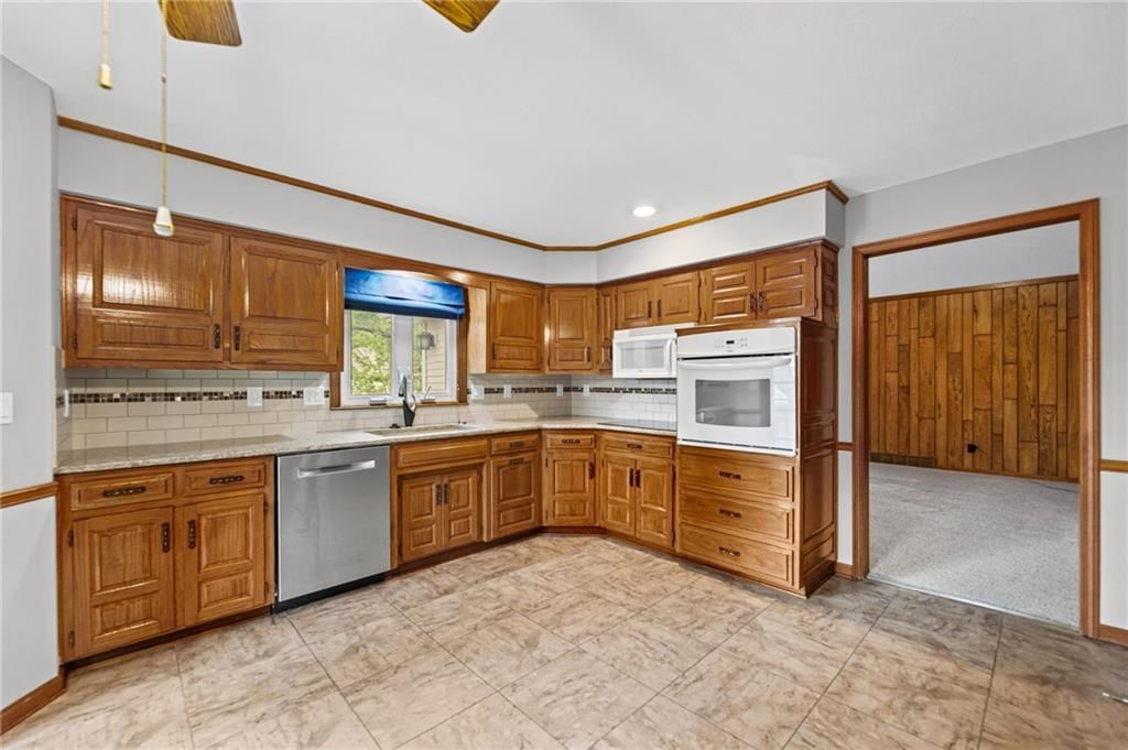 9833 W 101st Terrace — photo 11