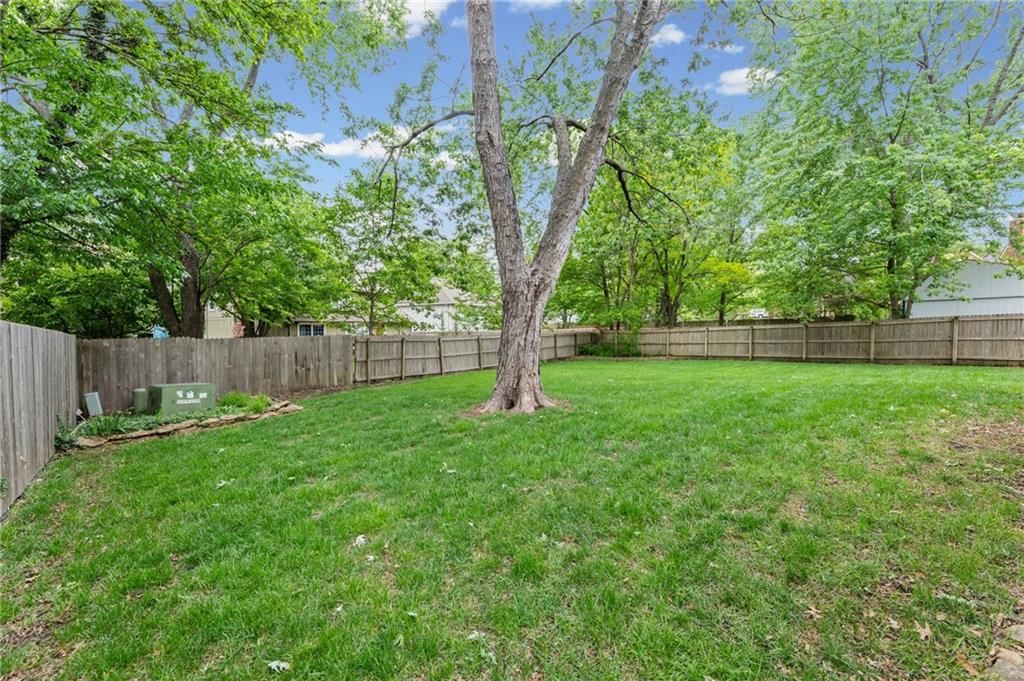 9833 W 101st Terrace — photo 29