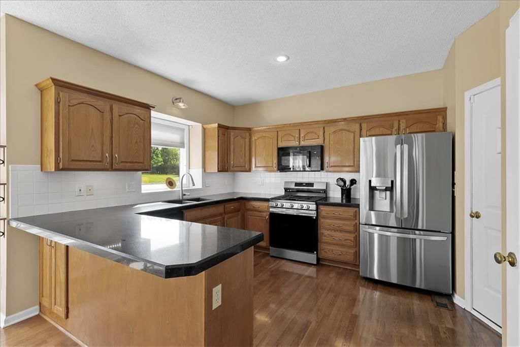 4905 Lone Elm Street — photo 12