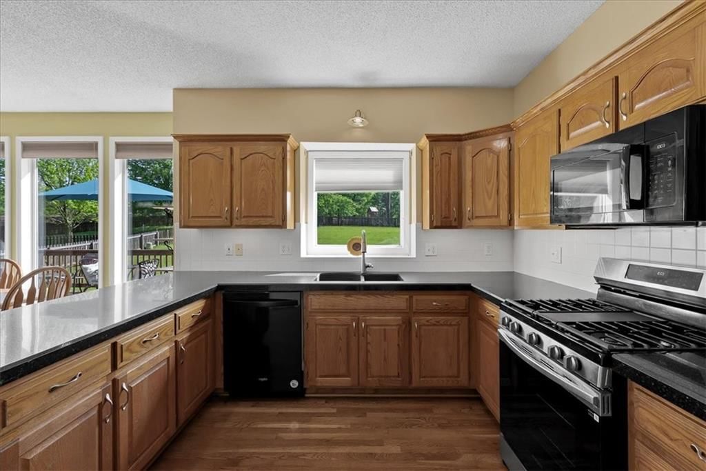 4905 Lone Elm Street — photo 13