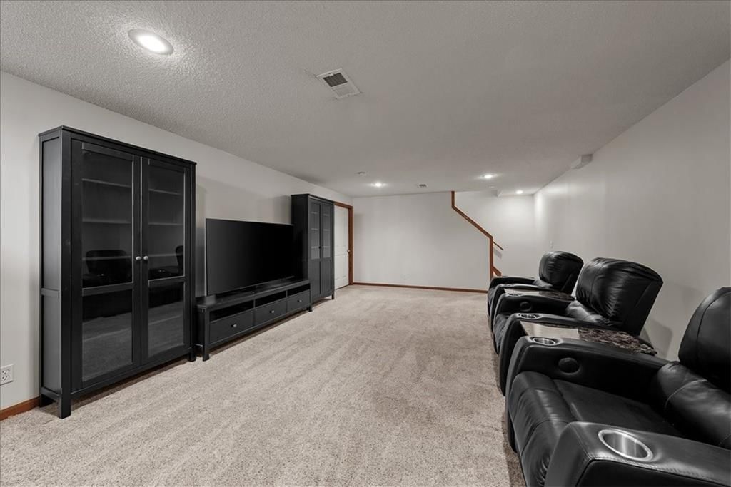 4905 Lone Elm Street — photo 34