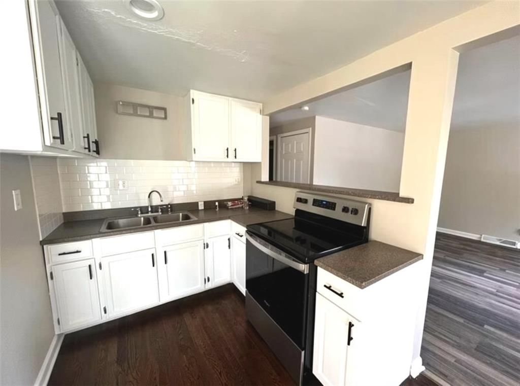 4025 Springfiel Springfield Street — photo 5