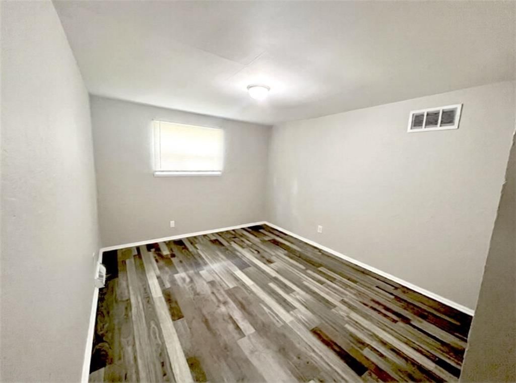4025 Springfiel Springfield Street — photo 9