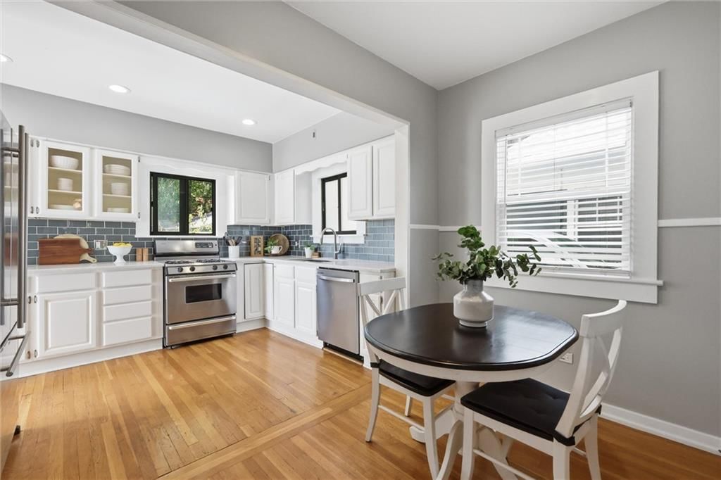 203 W 66th Terrace — photo 10