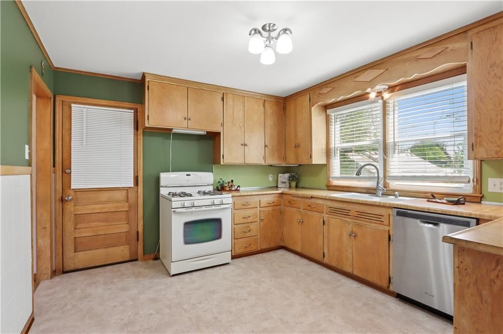 5605 Horton Street — photo 8