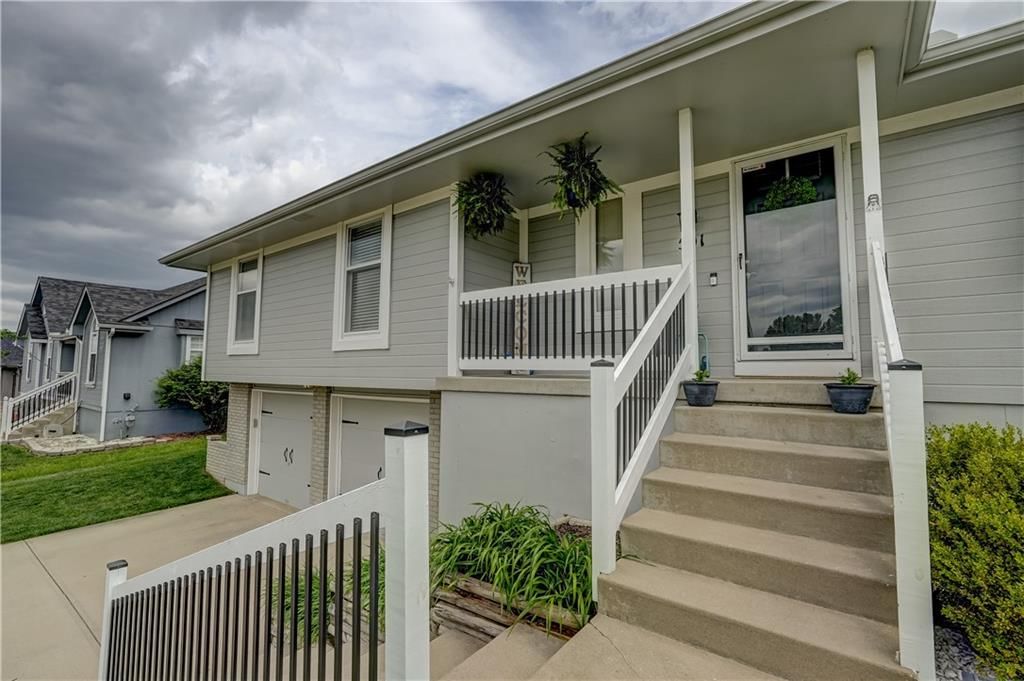 501 SW Whitestone Drive — photo 4