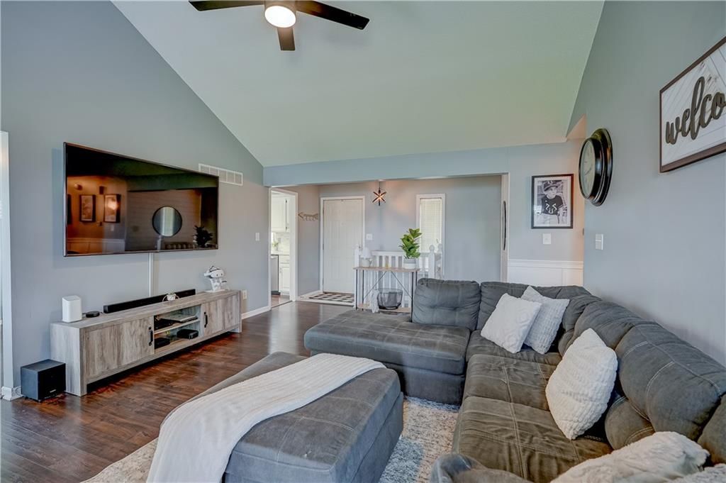 501 SW Whitestone Drive — photo 9