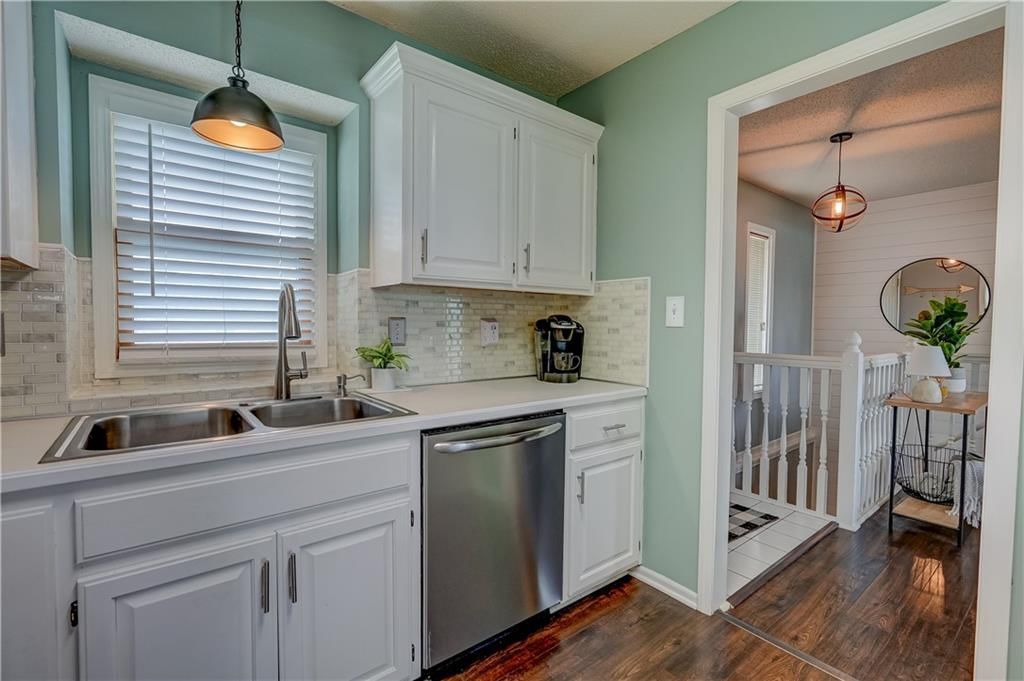 501 SW Whitestone Drive — photo 11
