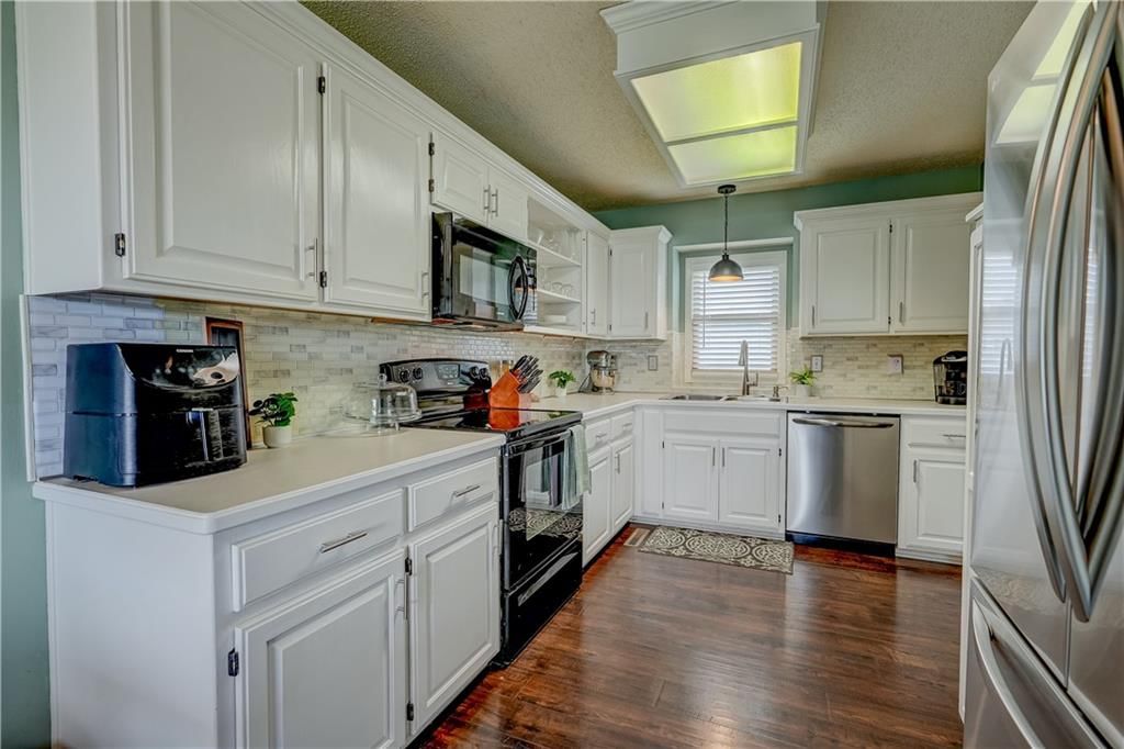 501 SW Whitestone Drive — photo 15