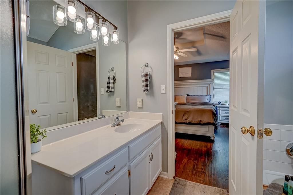 501 SW Whitestone Drive — photo 28