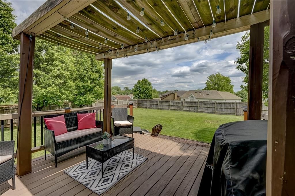 501 SW Whitestone Drive — photo 38