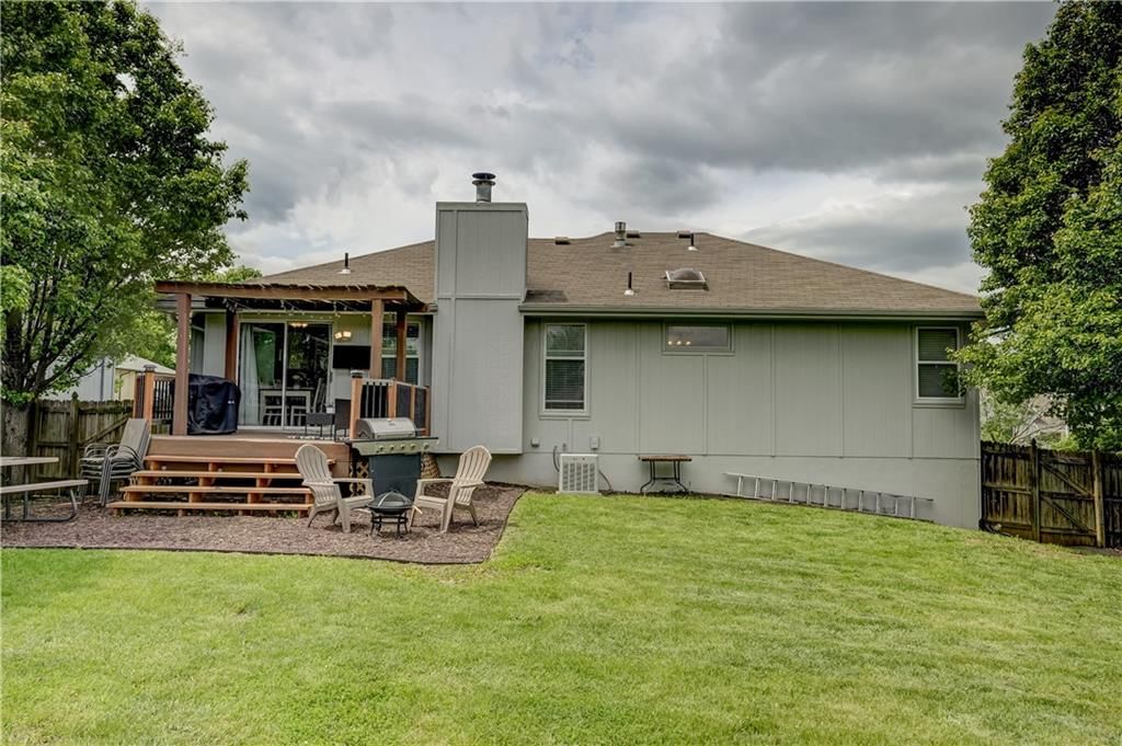 501 SW Whitestone Drive — photo 42