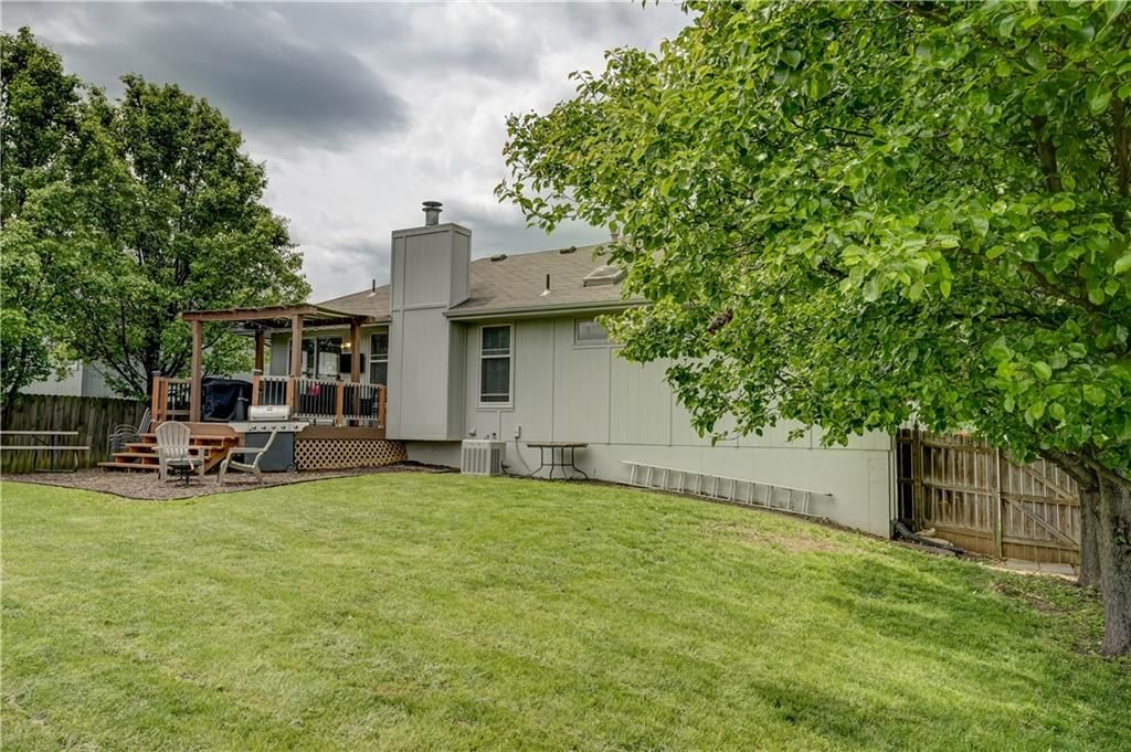 501 SW Whitestone Drive — photo 43