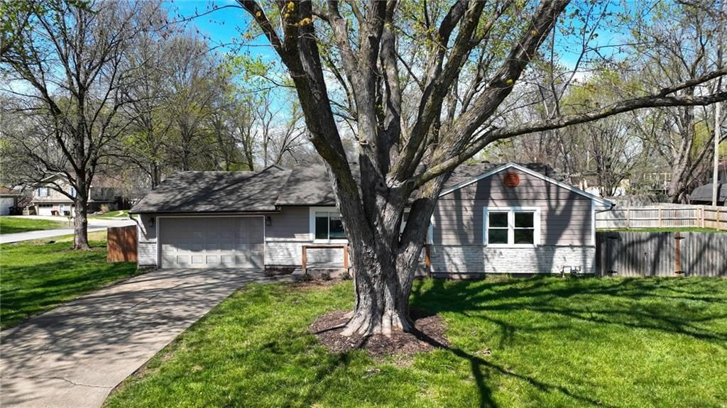 1604 Ridgeway Drive — photo 1