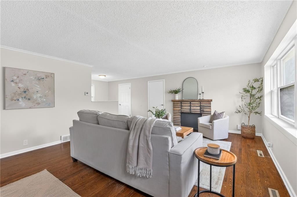 8522 Euclid Avenue — photo 4