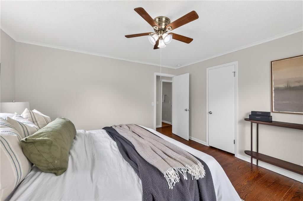 8522 Euclid Avenue — photo 10