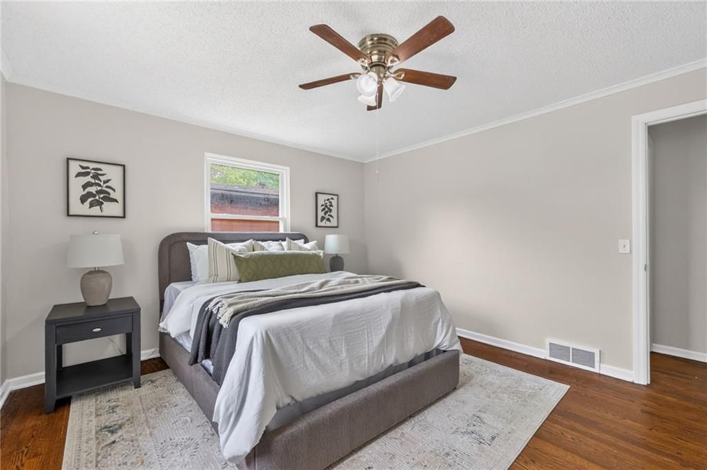 8522 Euclid Avenue — photo 11