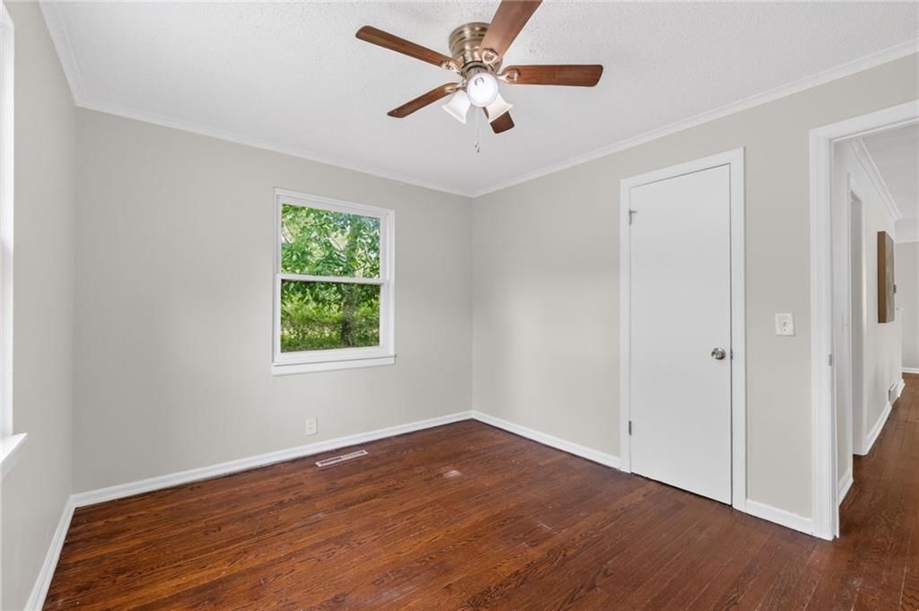 8522 Euclid Avenue — photo 13