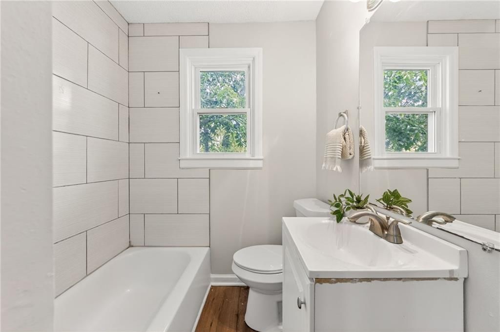 8522 Euclid Avenue — photo 16