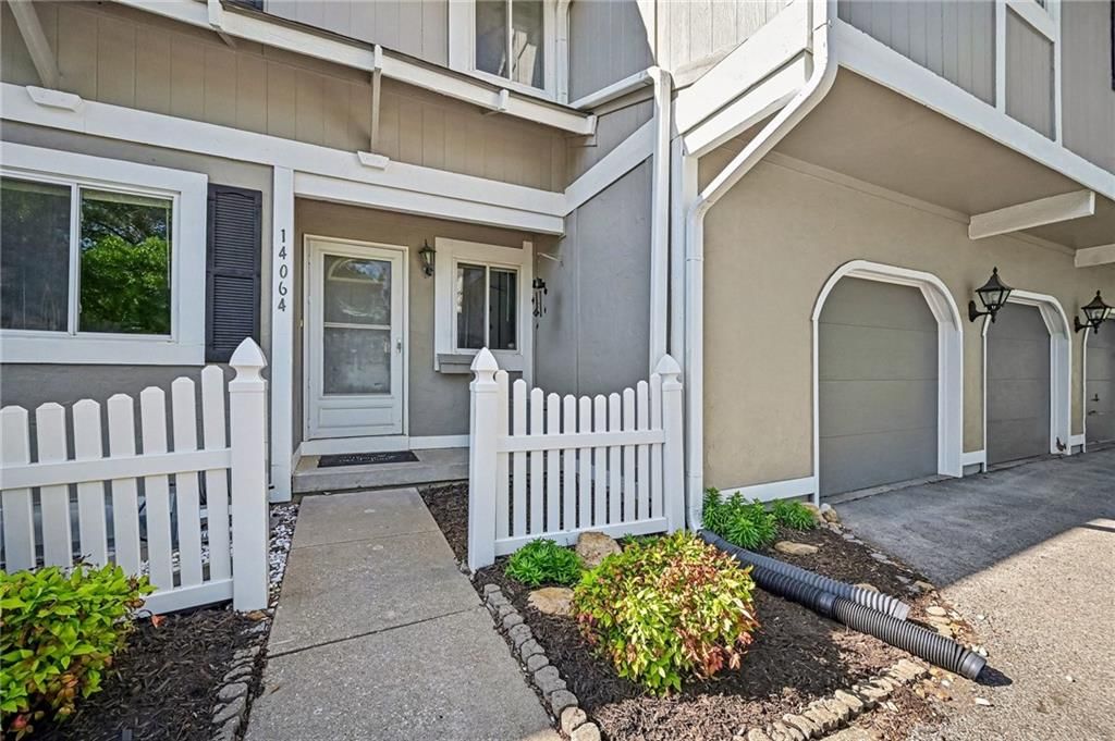 14064 W 88th Street — photo 2