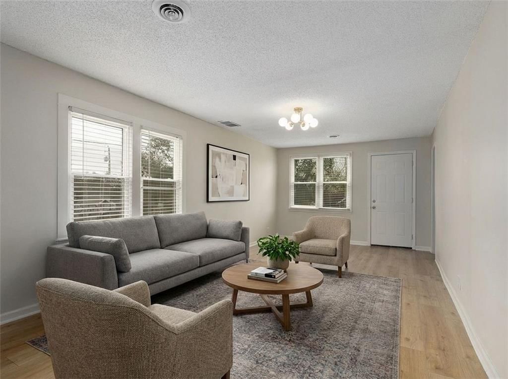4437 N Jackson Avenue — photo 4