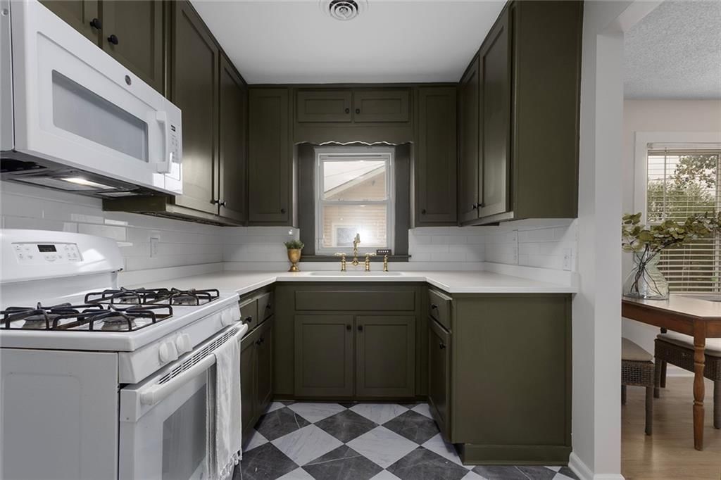 4437 N Jackson Avenue — photo 7