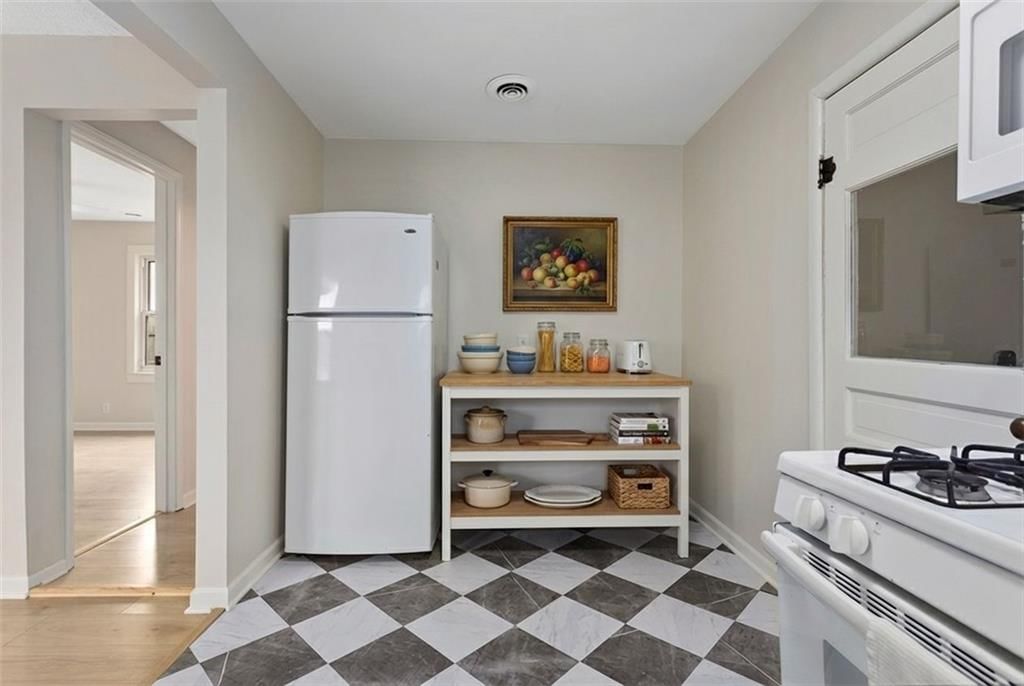 4437 N Jackson Avenue — photo 9