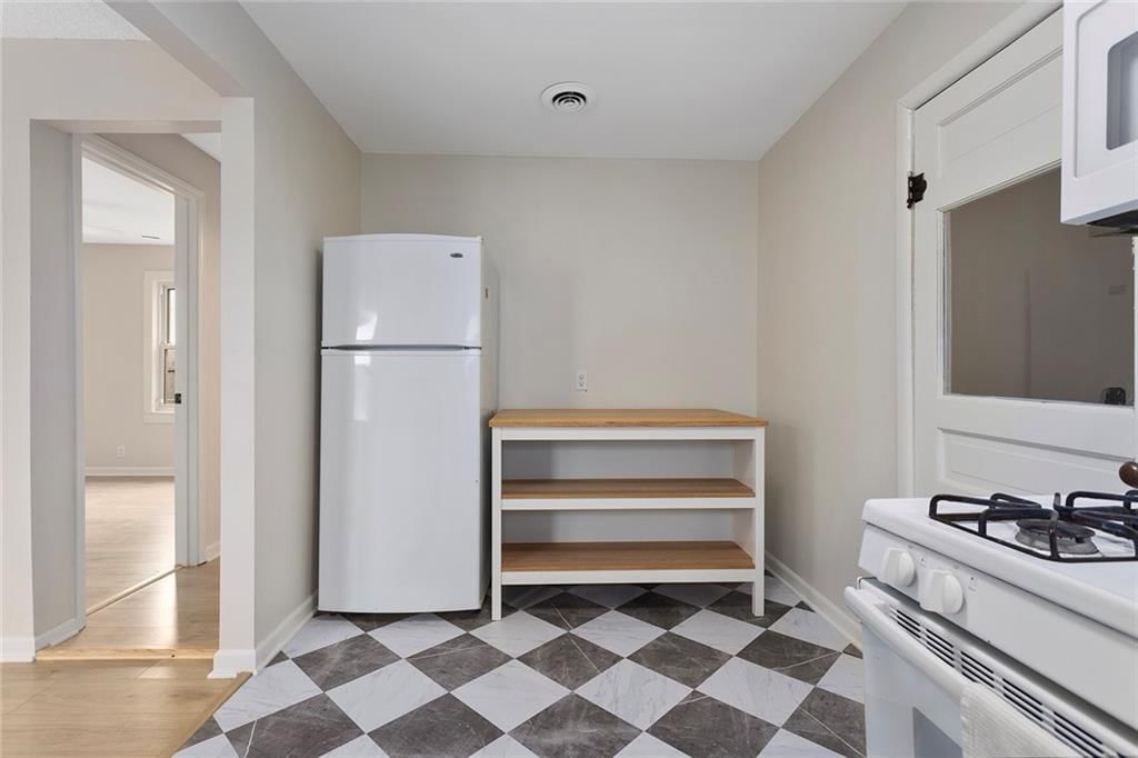 4437 N Jackson Avenue — photo 10