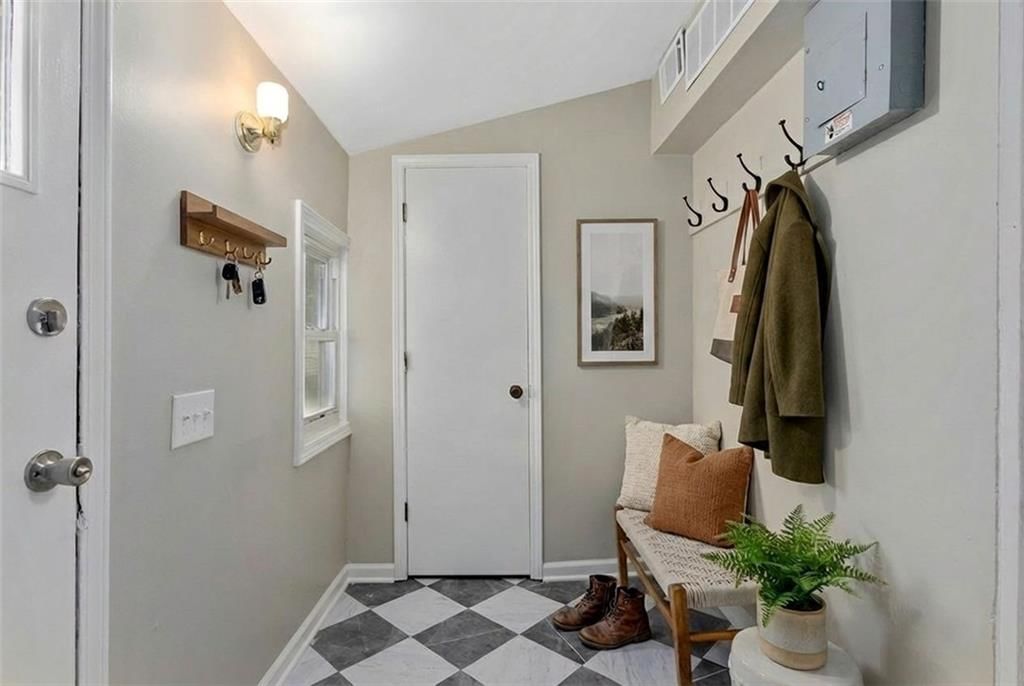 4437 N Jackson Avenue — photo 11