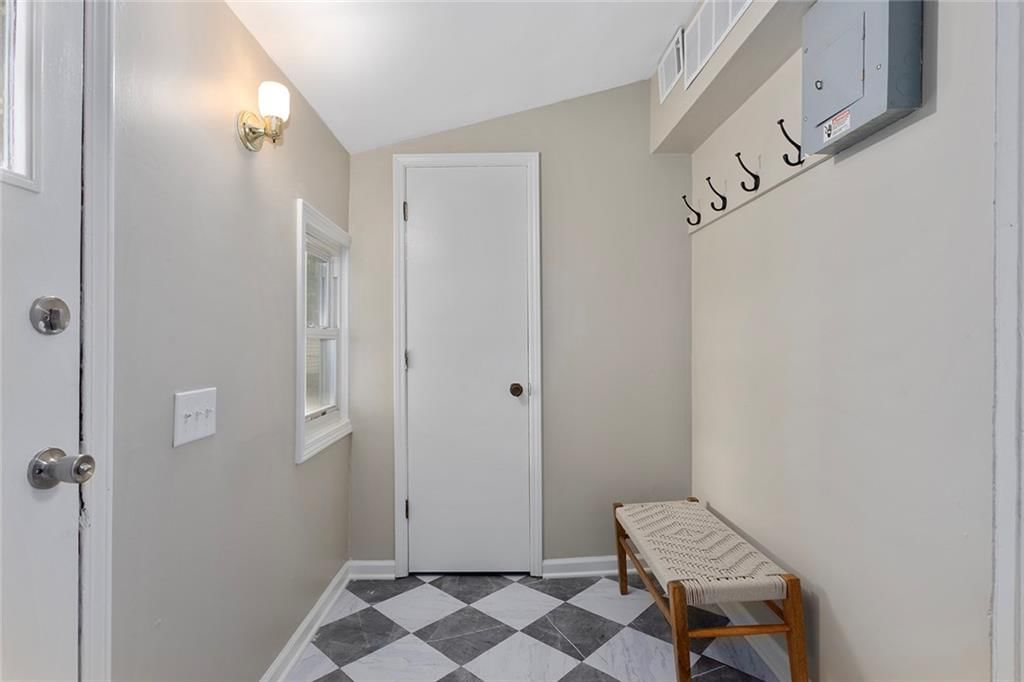 4437 N Jackson Avenue — photo 12