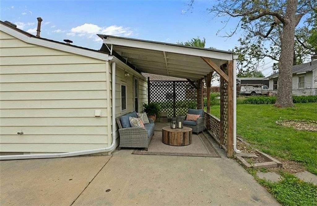 4437 N Jackson Avenue — photo 24
