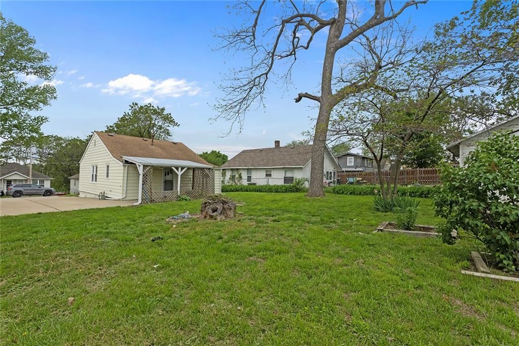 4437 N Jackson Avenue — photo 26