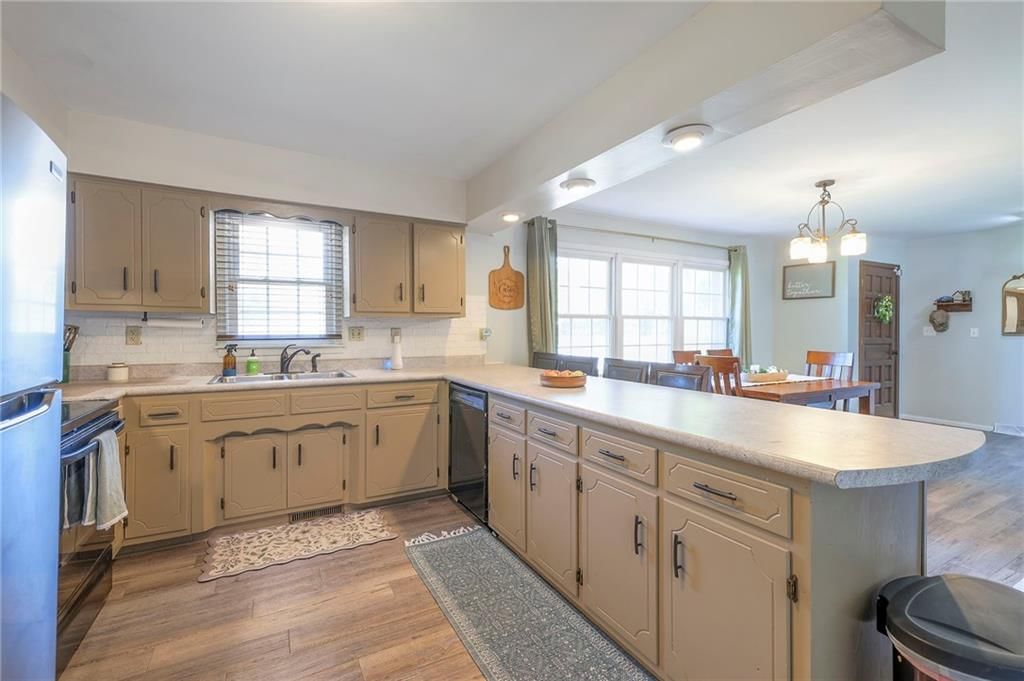 704 N Urich Road — photo 14