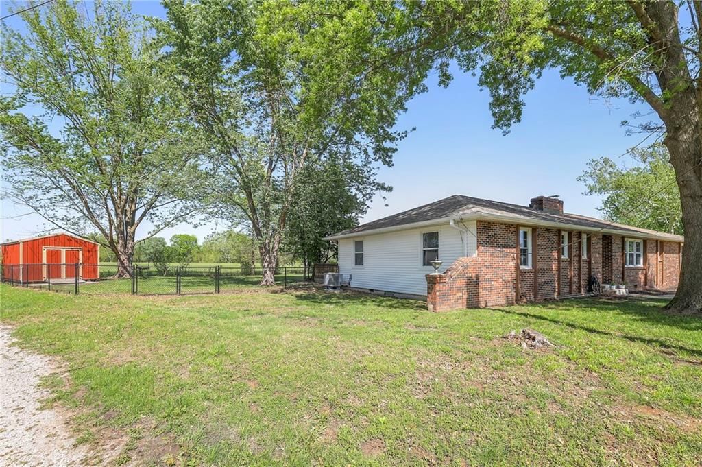 704 N Urich Road — photo 31