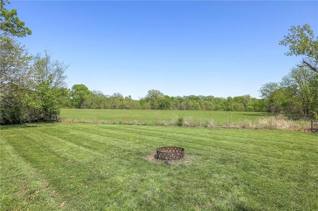 704 N Urich Road — photo 35