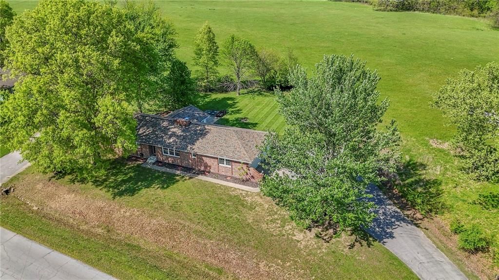 704 N Urich Road — photo 44