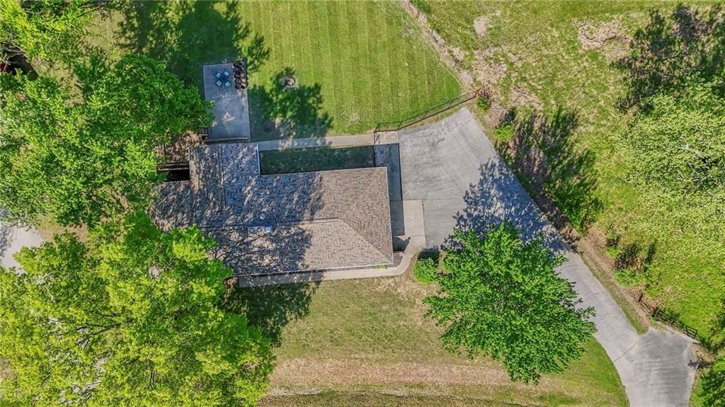 704 N Urich Road — photo 47