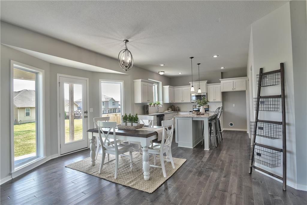 2275 W Elm Terrace — photo 11