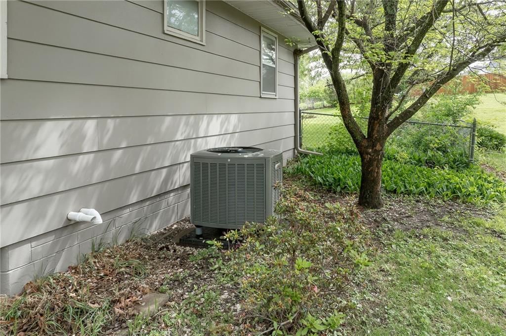 2913 S 33rd Terrace — photo 7