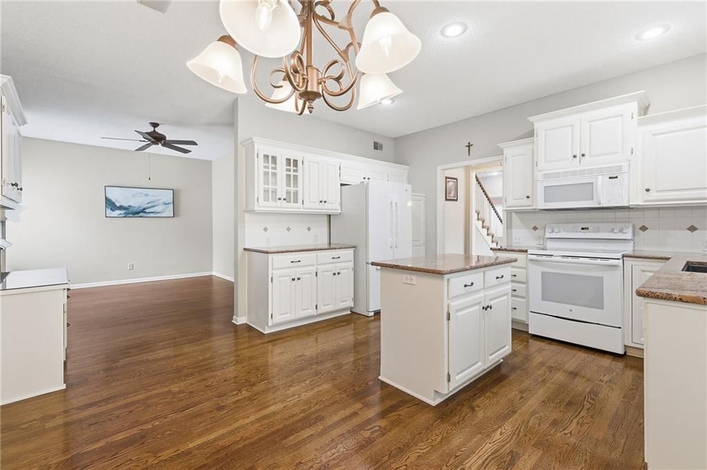 14400 Russell Street — photo 16