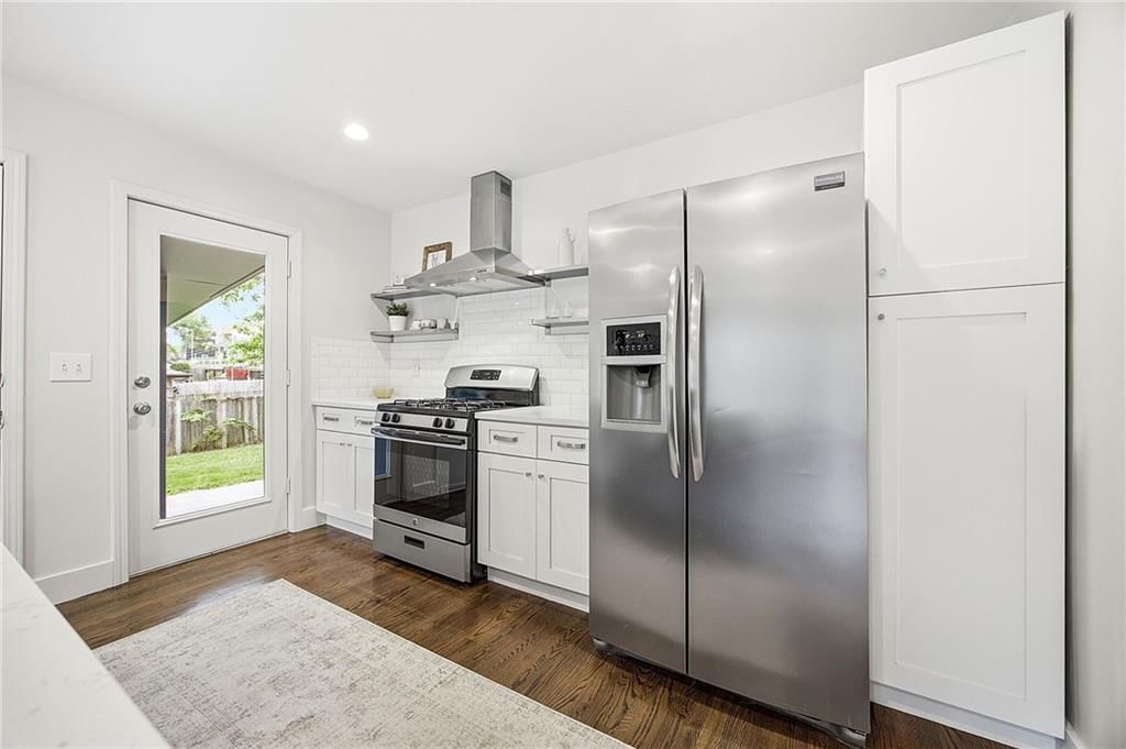 2515 Lexington Avenue — photo 3