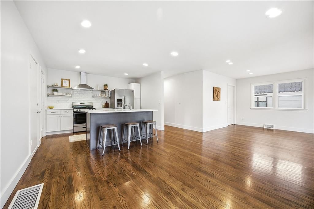 2515 Lexington Avenue — photo 4
