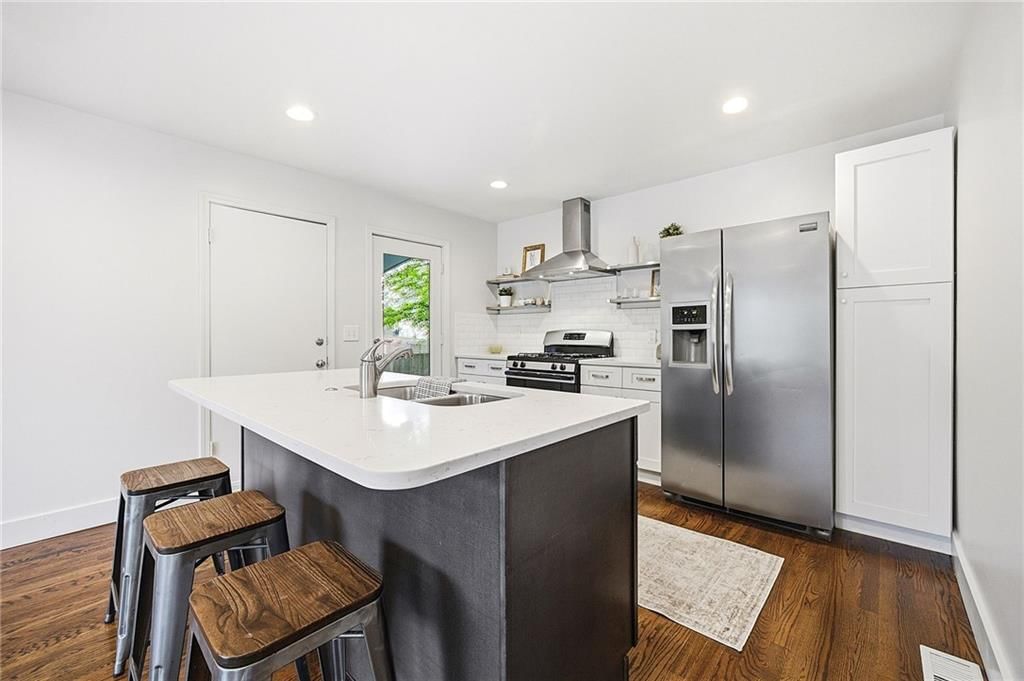 2515 Lexington Avenue — photo 6